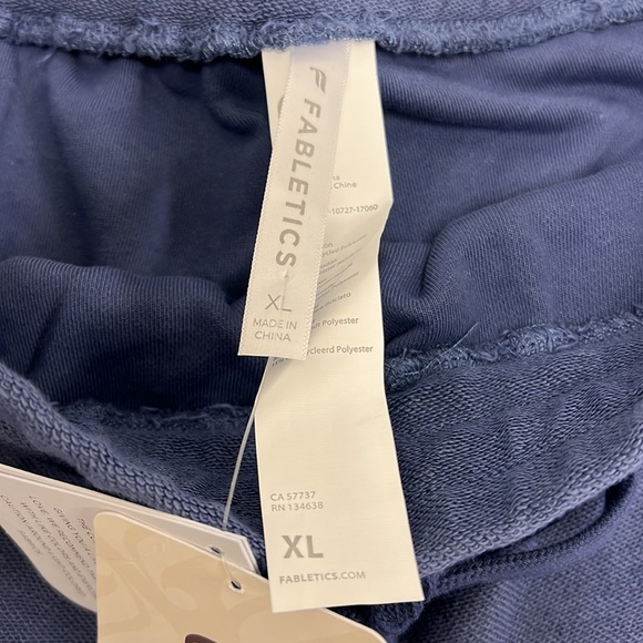 NWT Fabletics ‘Go-To Sweatshirt’ Size XL 12-14 - Picture 3 of 7